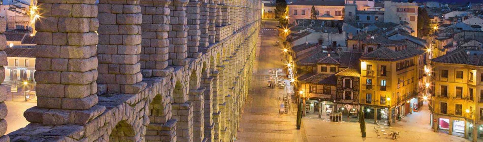 Segovia, Vista del Acueducto y la Plaza