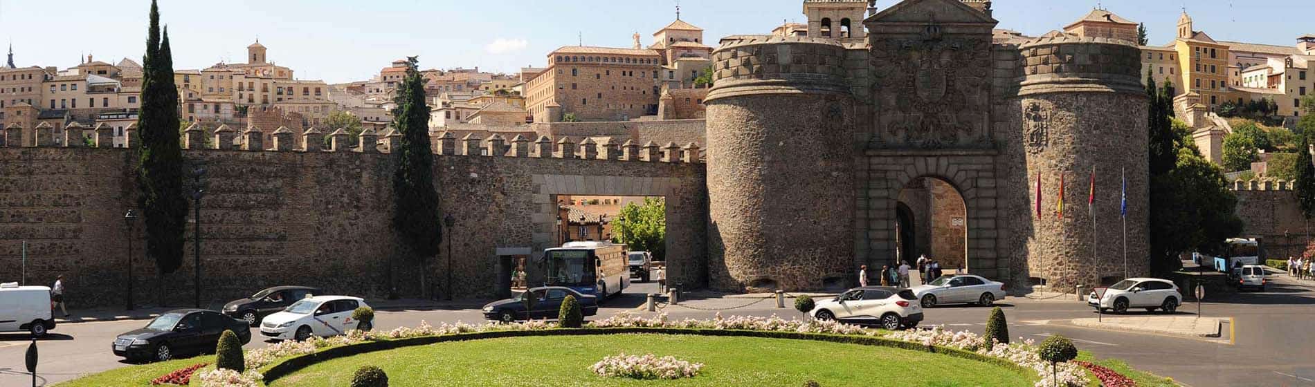 Toledo, vista de la Puerta de la Bisagra