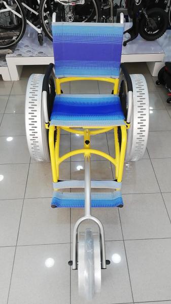 Silla de ruedas para la playa arena y agua