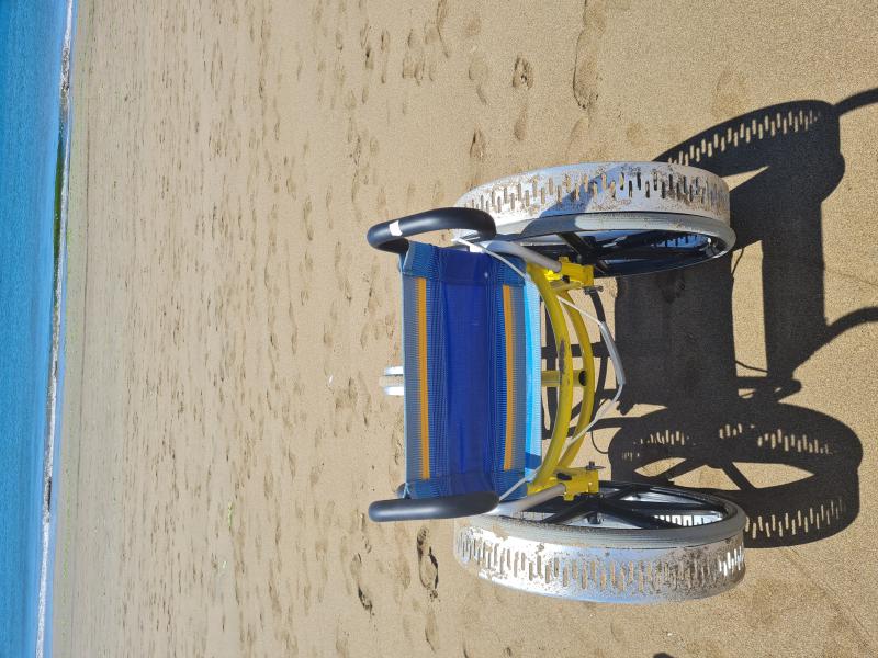 Silla de ruedas para la playa arena y agua
