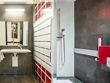 Hotel Ilunion Romareda | Adaptado a personas de movilidad reducida